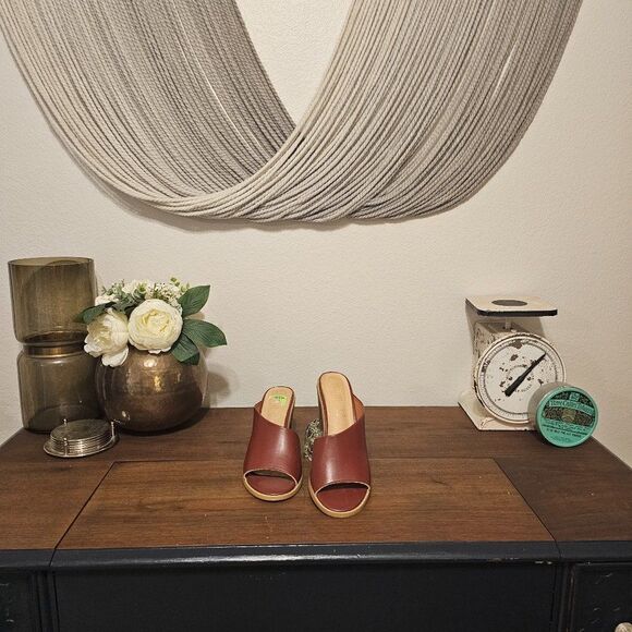 MiiM Brick Up Your Feet Heel Sz 8.5 - Picture 2 of 7